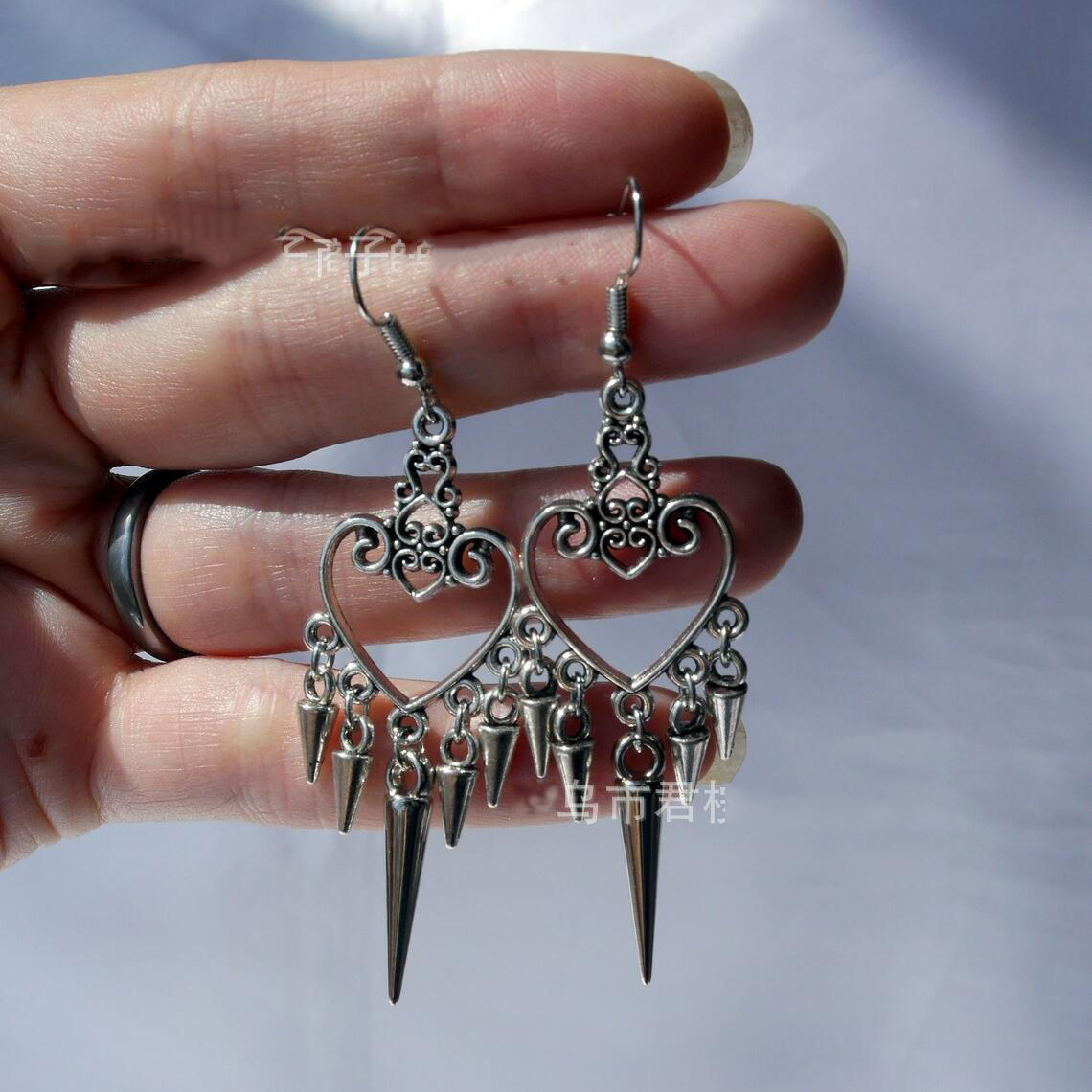 Punk perçin küpe kadınlar için - Women'S Victorian Accessories incelemesi ve fiyatı