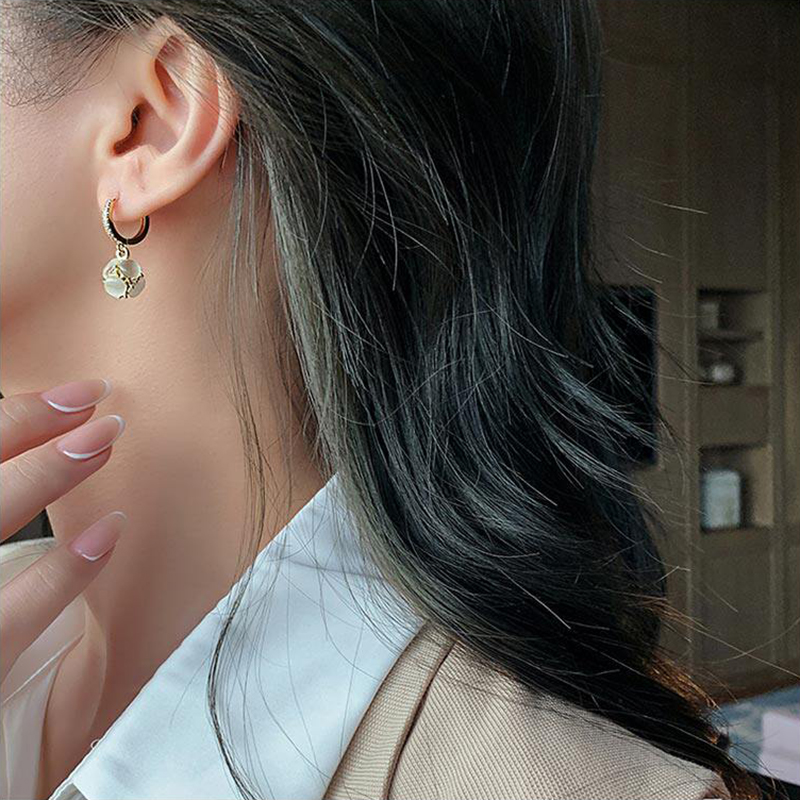 Zarif Kedi Gözü Taşlı Yuvarlak - Women'S Accessories Trends 2026 incelemesi ve fiyatı
